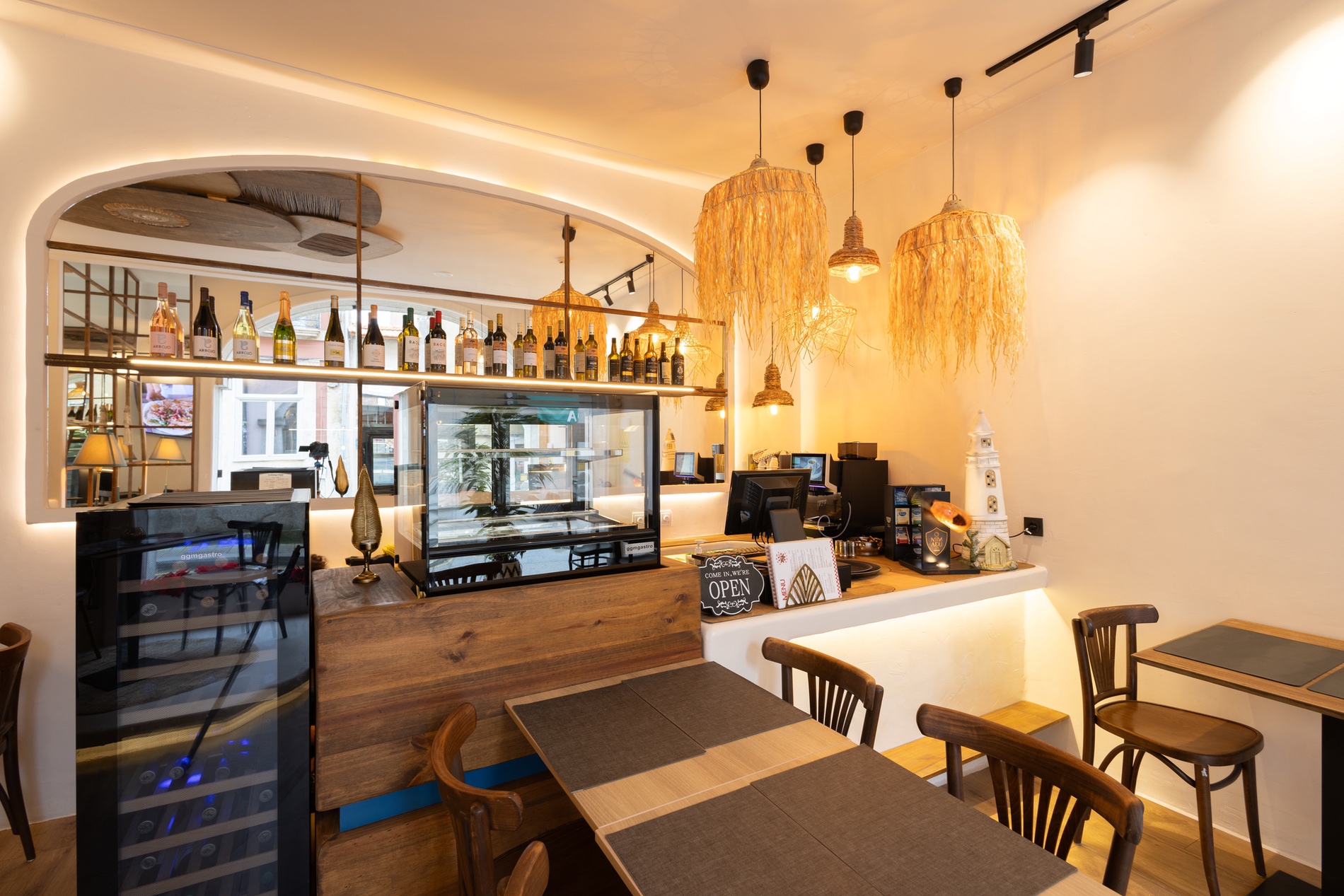 Restaurant interior SFR51694.jpg